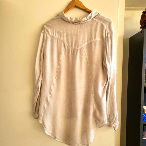 Cloth & Stone Cream Asymmetrical Button Down Shirt - Picture 4 of 4